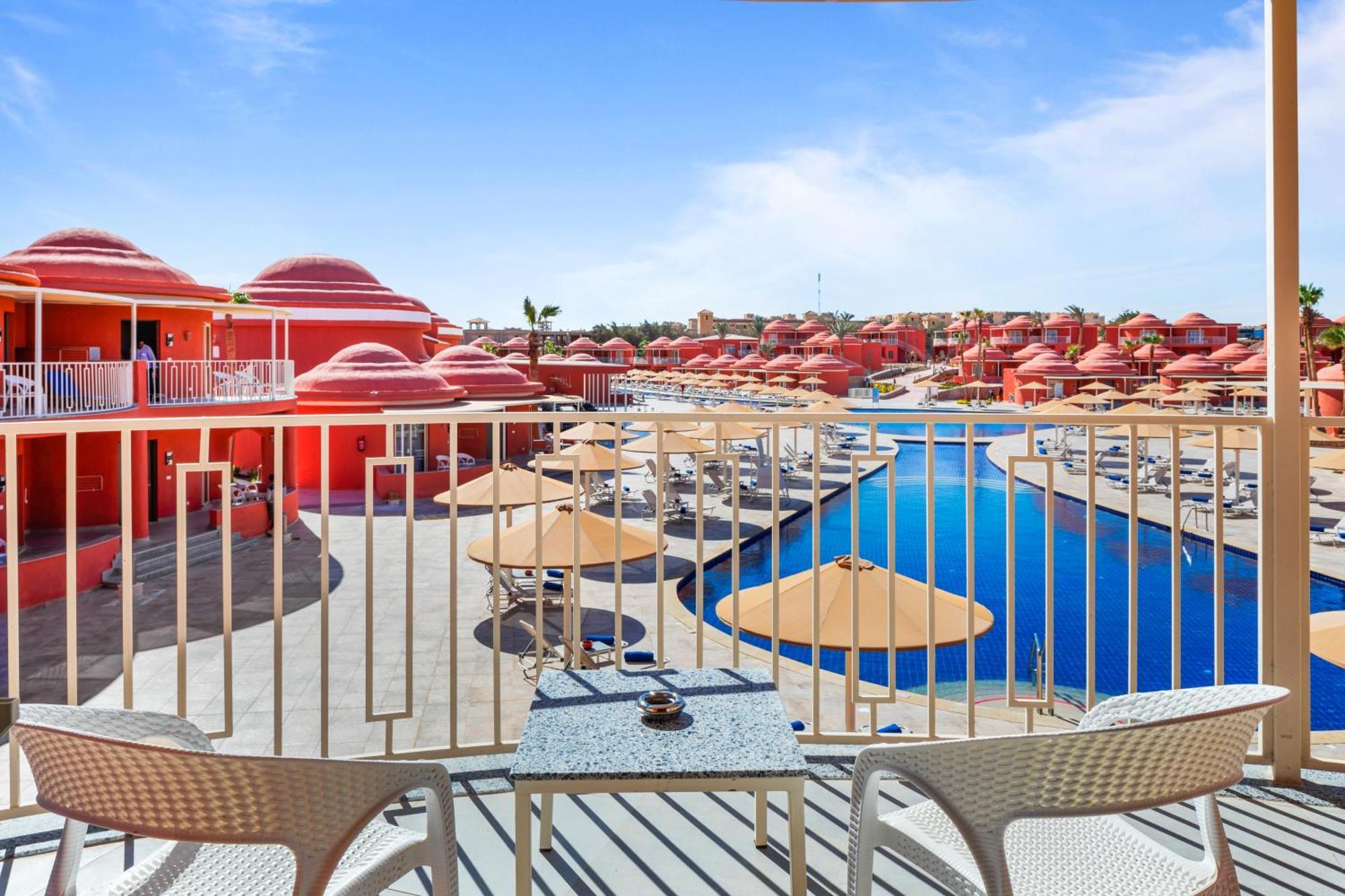 Pickalbatros Laguna Club Resort Sharm El Sheikh المظهر الخارجي الصورة View of the pool at the Hilton Sharm El Sheikh