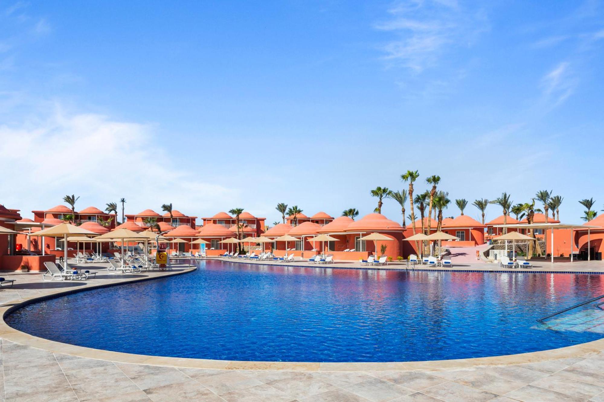 Pickalbatros Laguna Club Resort Sharm El Sheikh المظهر الخارجي الصورة The swimming pool at the Iberostar Grand Hotel