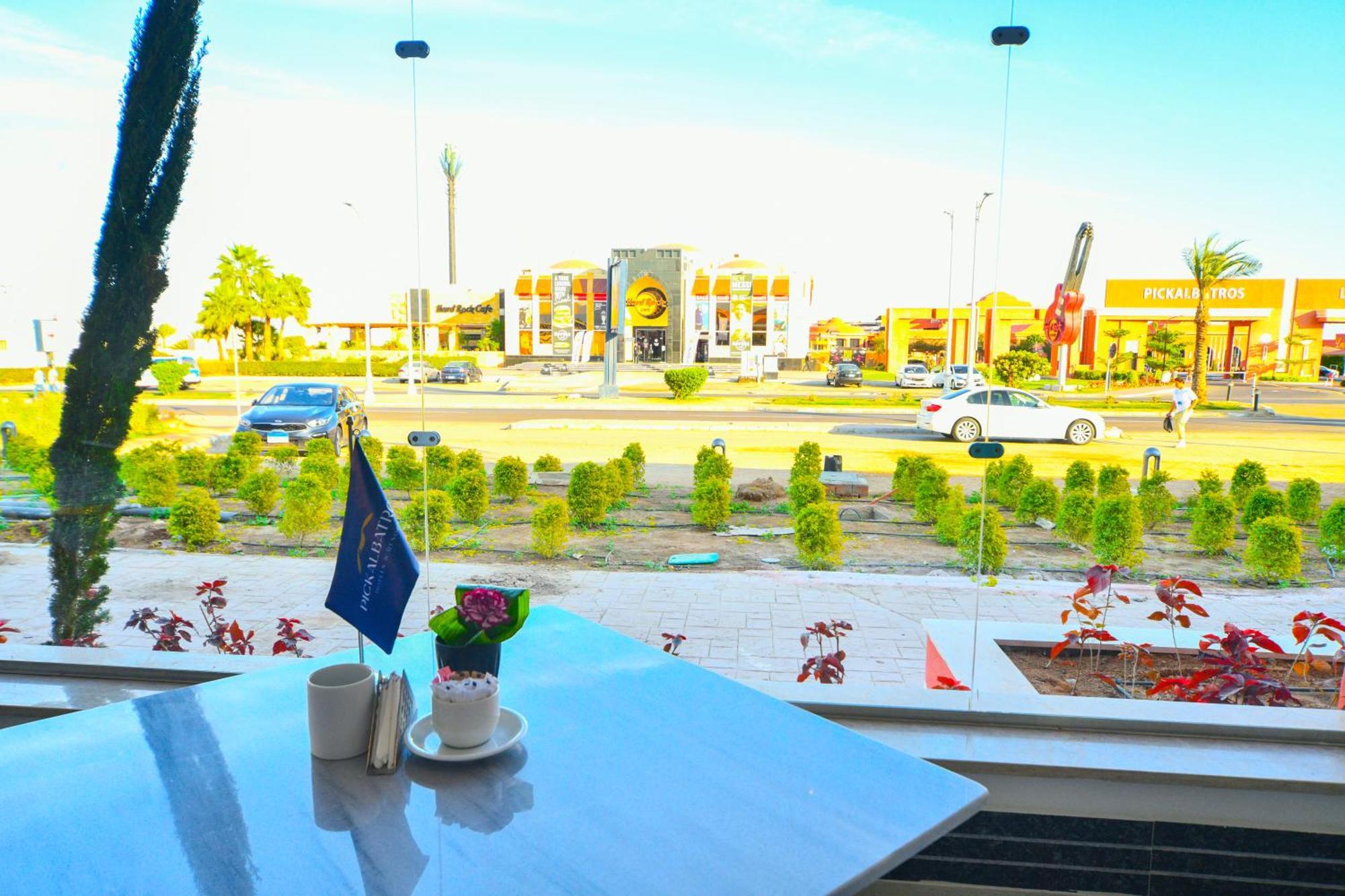 Pickalbatros Laguna Club Resort Sharm El Sheikh المظهر الخارجي الصورة View of the shopping centre from the café