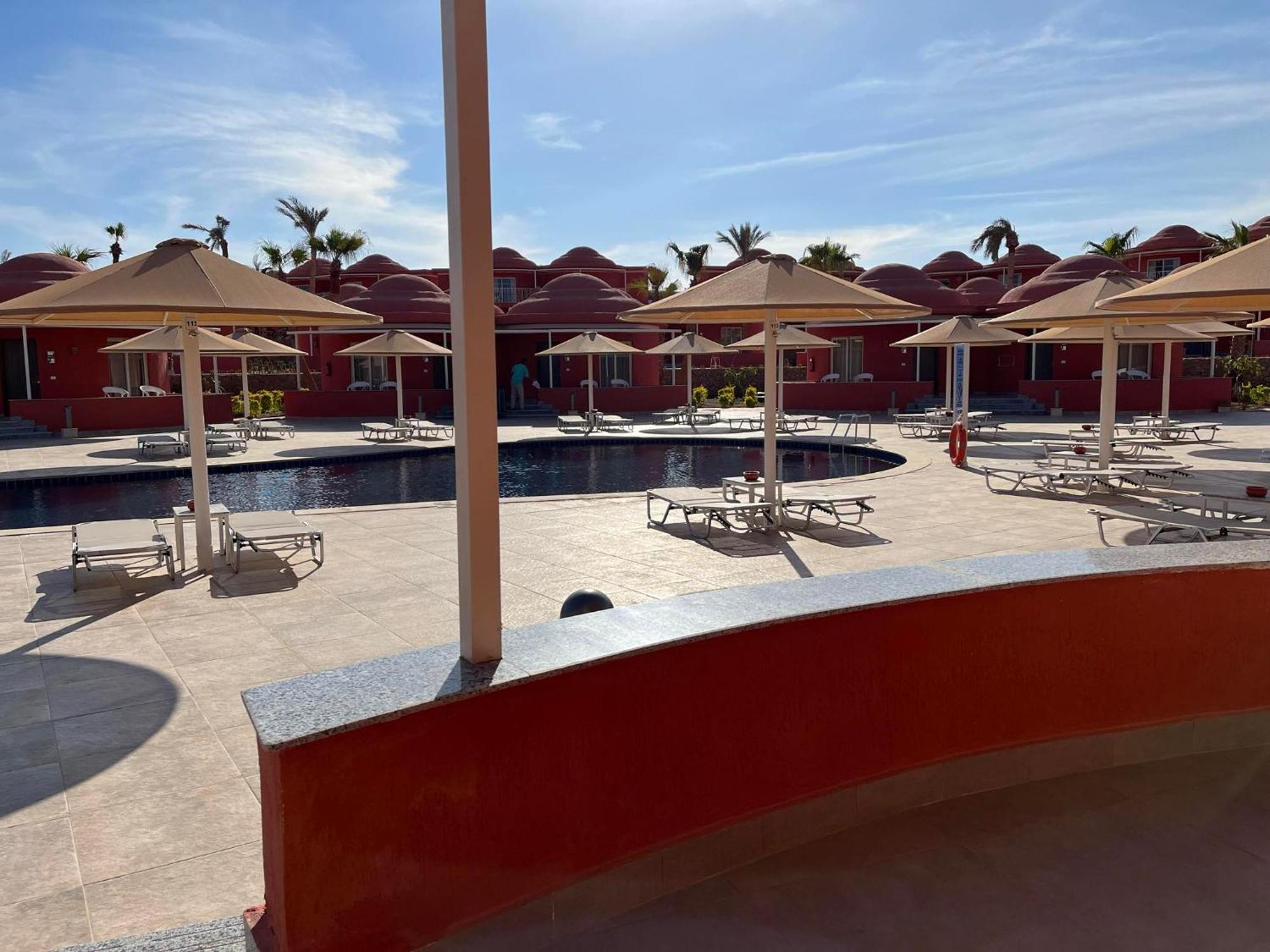 Pickalbatros Laguna Club Resort Sharm El Sheikh المظهر الخارجي الصورة The pool at the hotel